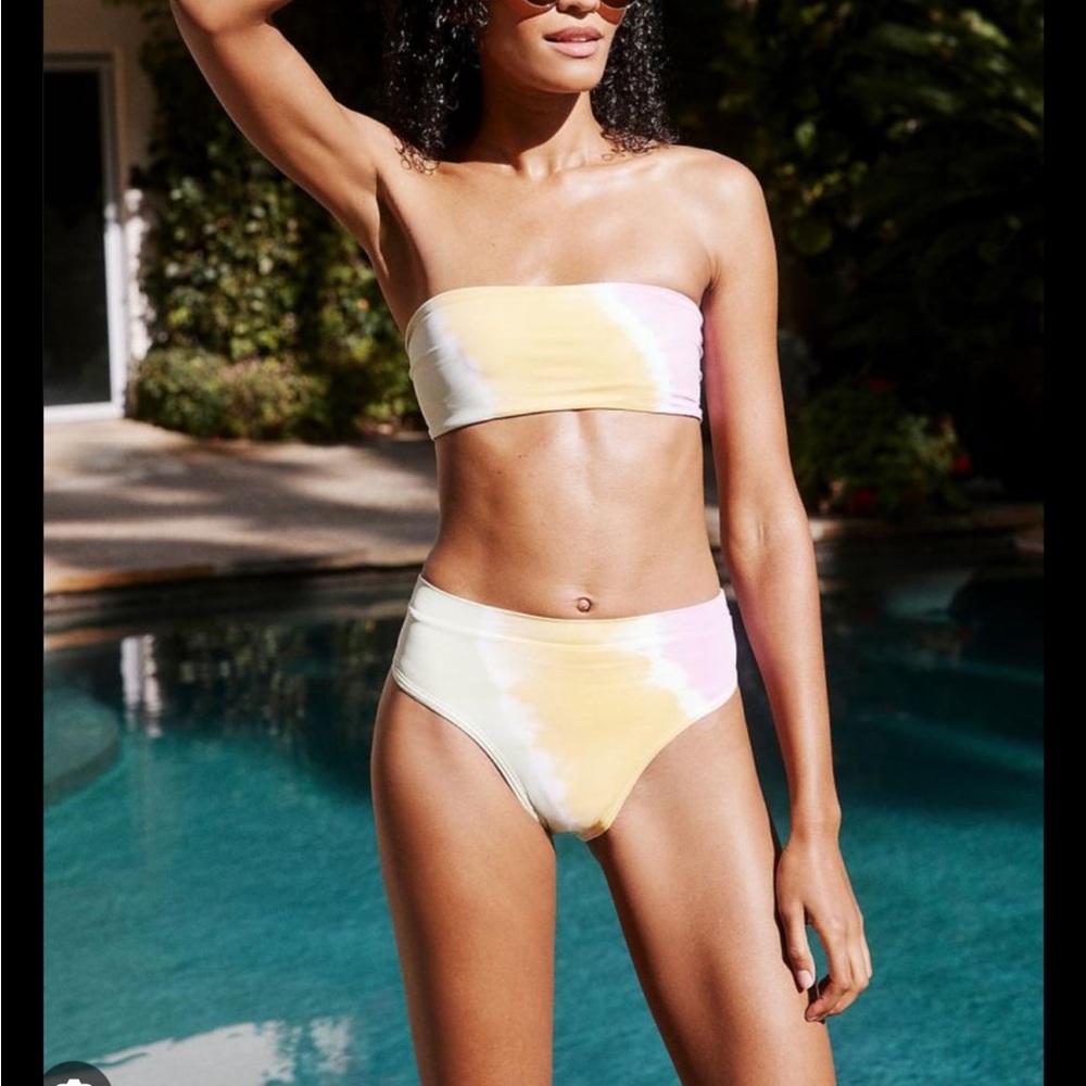 L space bikini first pic is of style not color, second pic is actual swimsuit